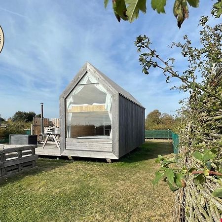 Lushna 8 Petite At Lee Wick Farm Cottages And Glamping - Hot Tub Additional Cost 滨海克拉克顿 外观 照片