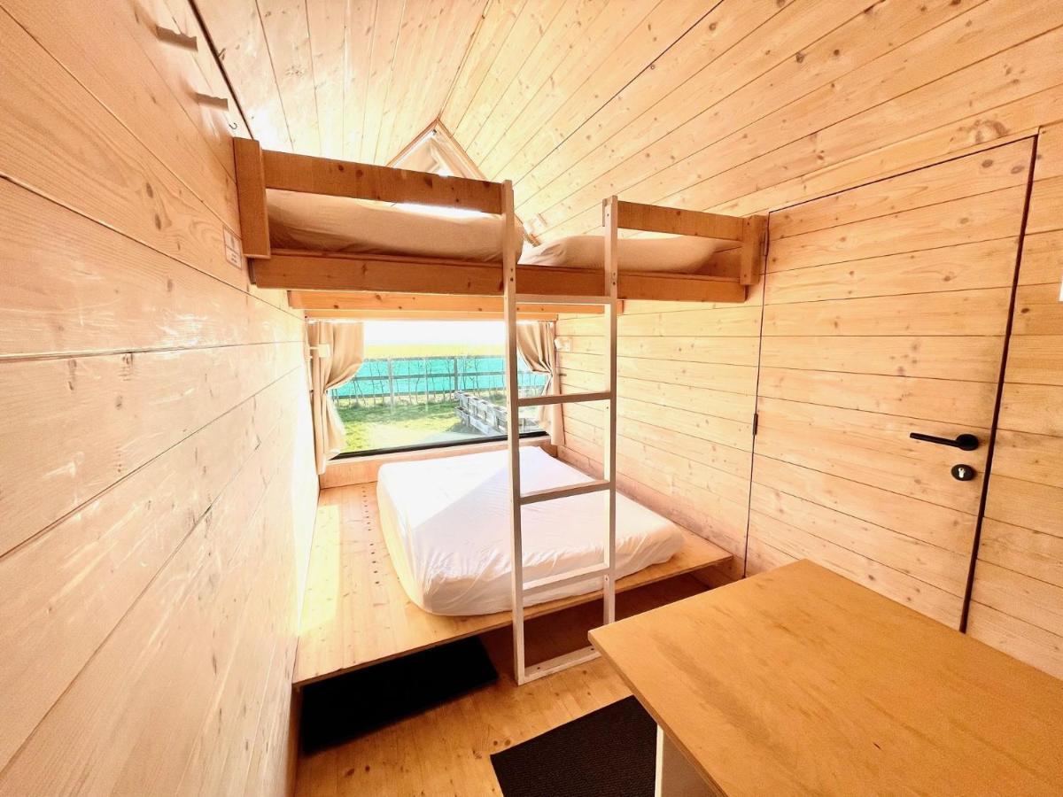 Lushna 8 Petite At Lee Wick Farm Cottages And Glamping 滨海克拉克顿 外观 照片